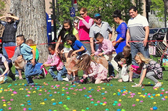 Children hunting for Easter Eggs in Parfet Park