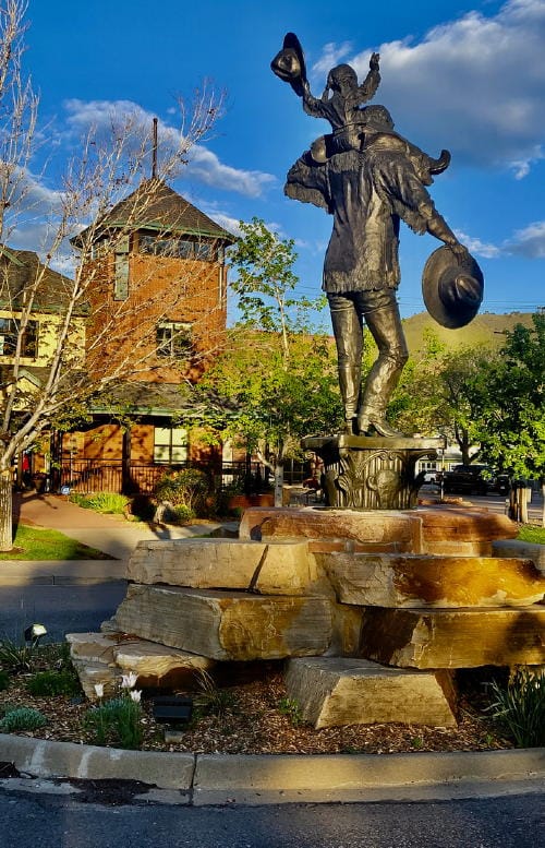 Buffalo Bill Statue in front of the Golden Visitors Center with morning light