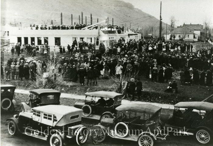 Crowd gathered at Central School (later renamed Mitchell Elementary).  The school was still under construction at the time.