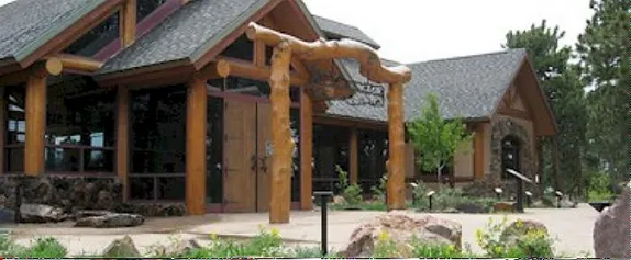 Photo of large single story log building--the Lookout Mountain Nature Center